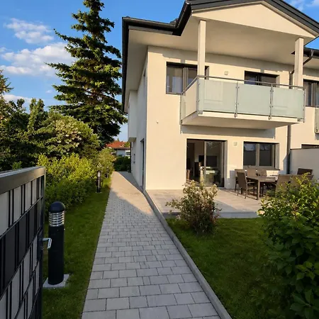 Elegant House With Garden Near Vienna